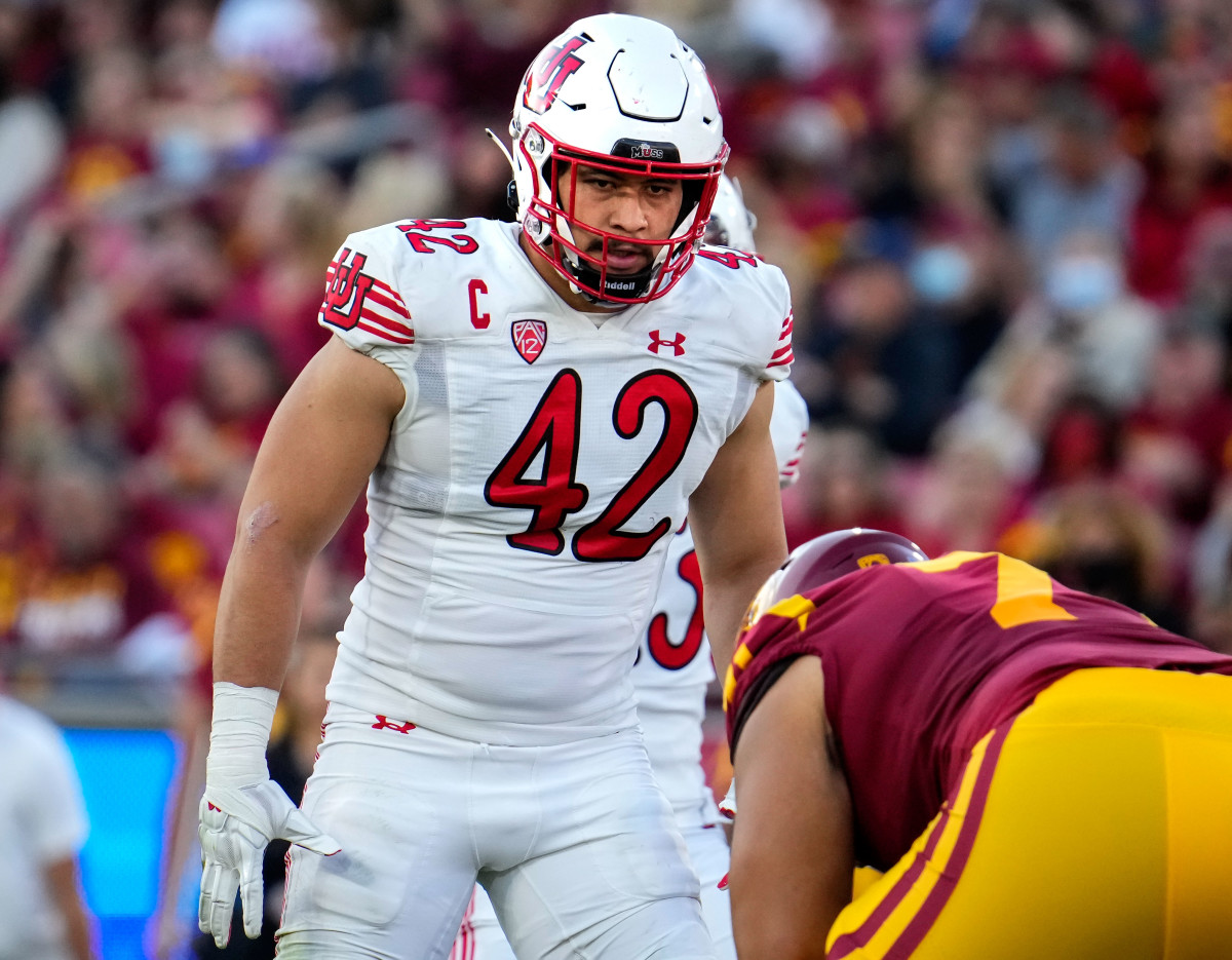Utah Utes defensive end Mika Tafua (42) during the second quarter against the USC Trojans.